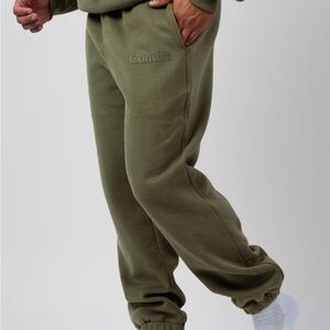 Dark green women’s comfrt cuffed sweatpants